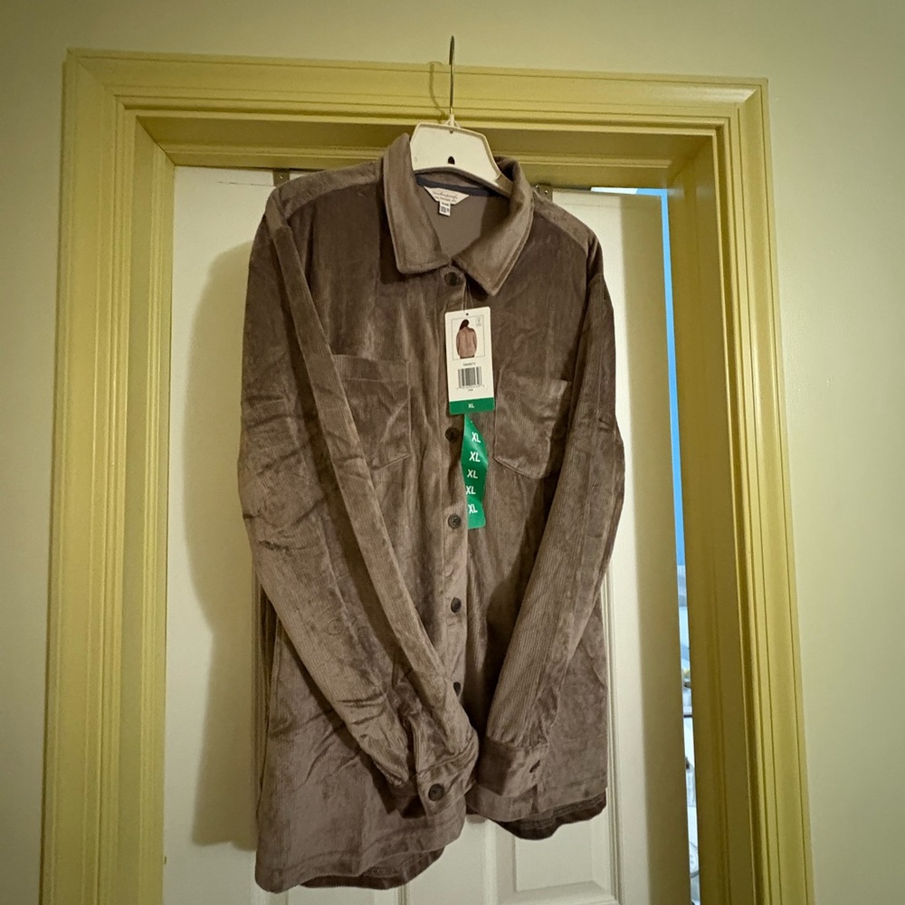 Weatherproof Vintage Women's LS 
Tan Corduroy Button-Front Shirt-Size XL
“NWT”